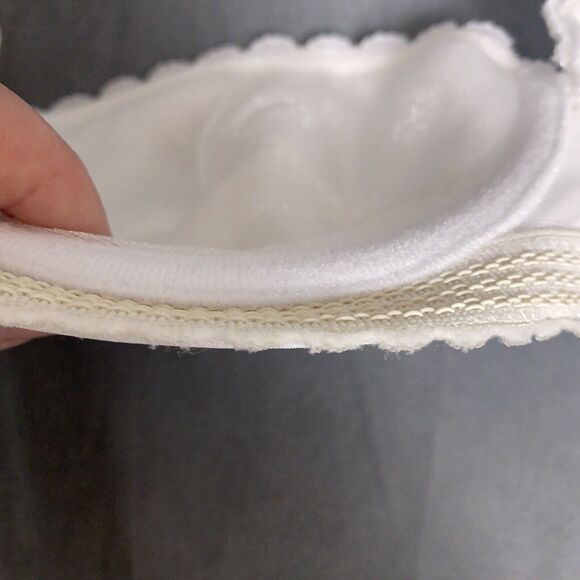 Vintage Vogue Bra Size 36C Shimmer Satin Fiberfill Lined Strapless Bra Canada - Picture 8 of 12